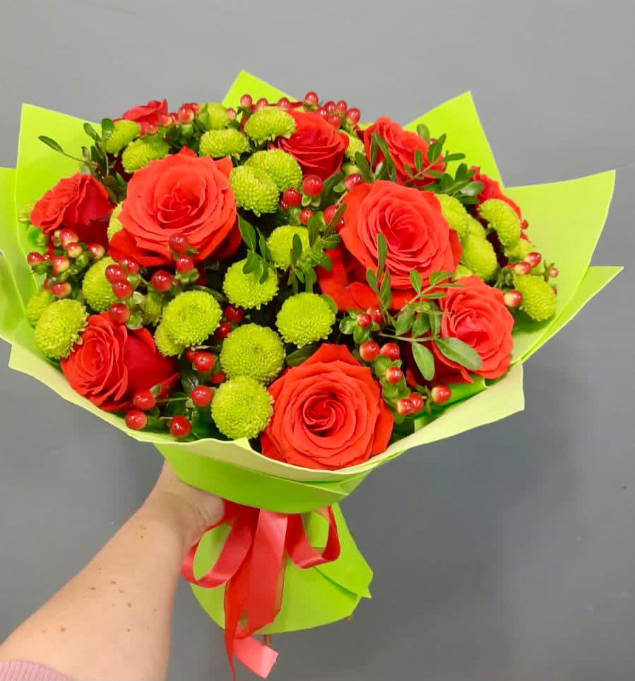 Букет цветов из: Хризантемы и Розы в Елизаветинском