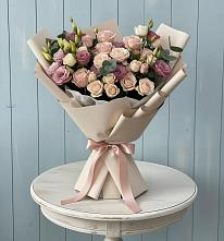 Букет цветов из:  Розы и Лизиантусы в Елизаветинском