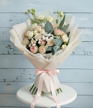 Букет цветов из:  Розы и Лизиантусы в Елизаветинском