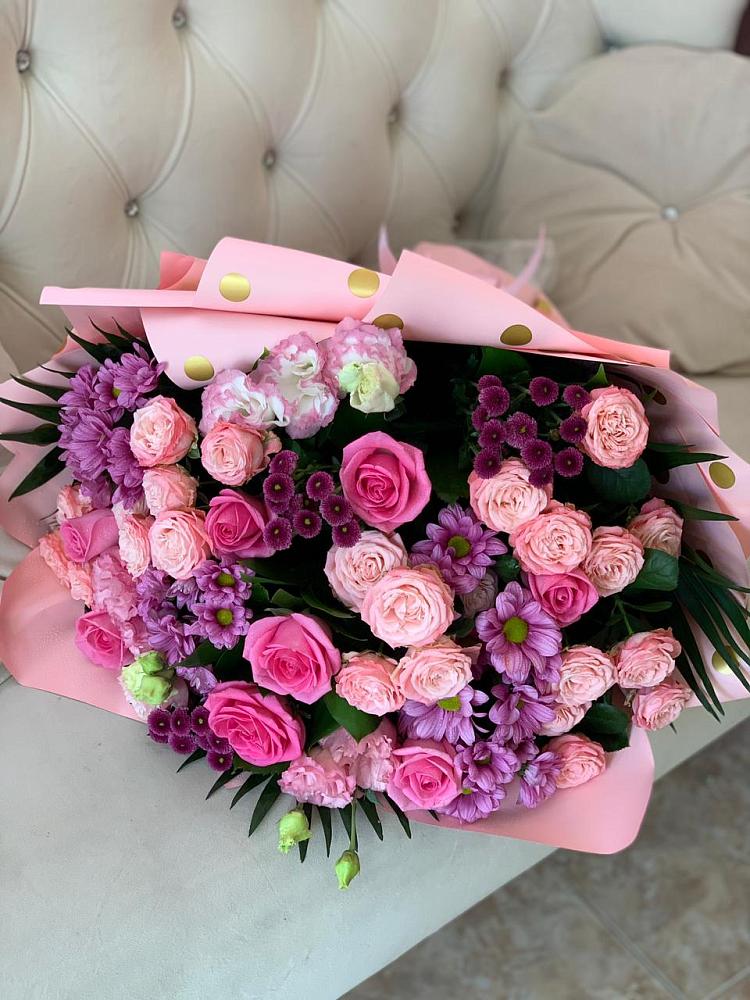 Букет цветов из: Хризантемы, Розы и Лизиантусы в Елизаветинском