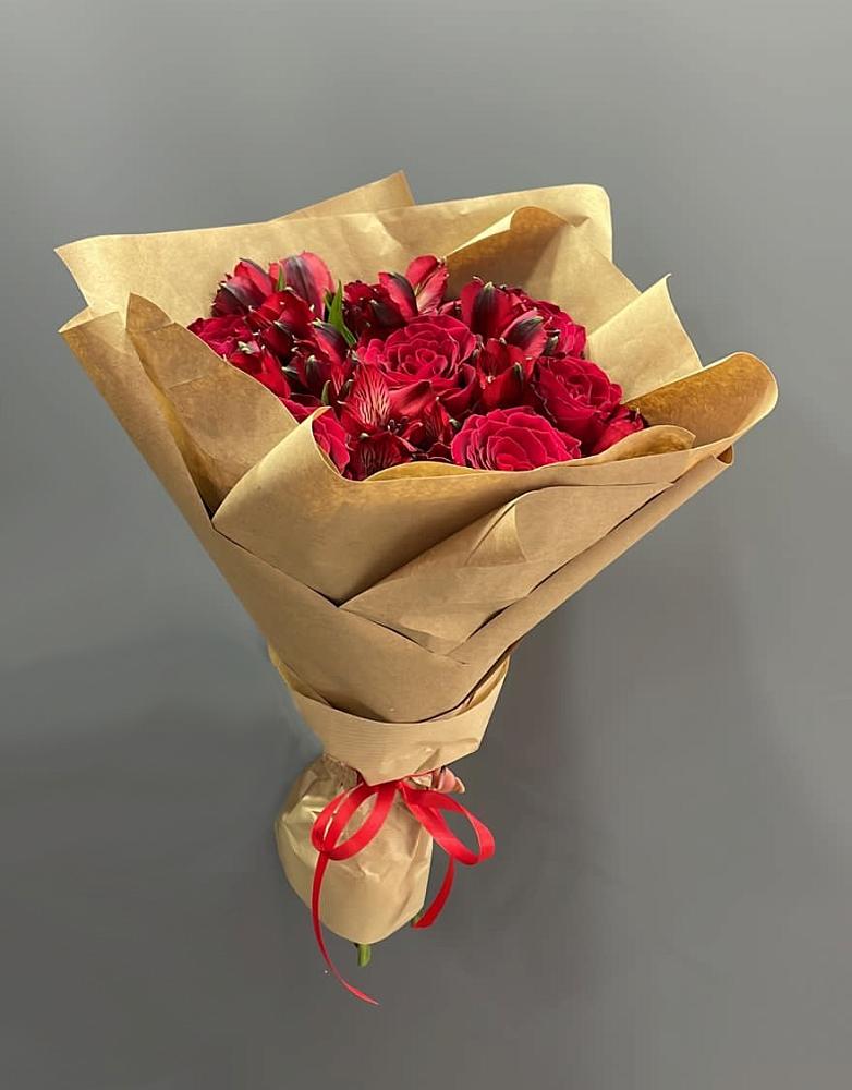 Букет цветов из: Альстромерии и Розы в Елизаветинском