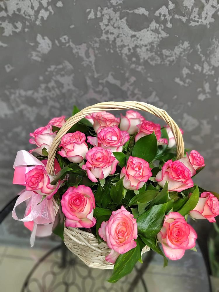 Цветочная композиция из Розы в корзине в Елизаветинском
