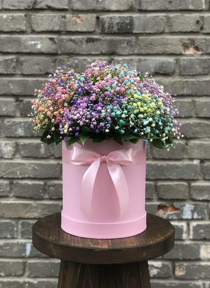Цветочная композиция из Гипсофила и Розы в шляпной коробке в Елизаветинском