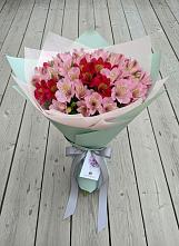 Букет цветов из:  Альстромерии в Елизаветинском