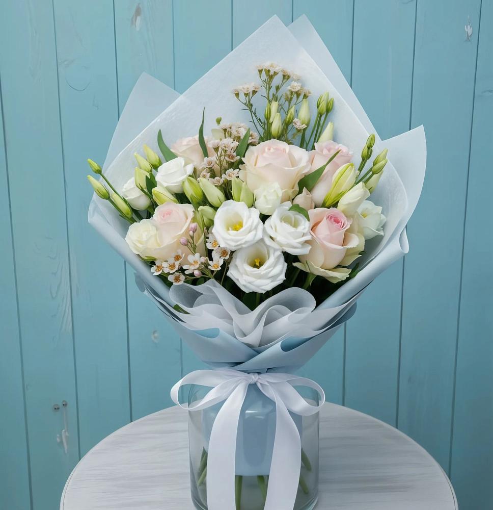 Букет цветов из: Розы и Лизиантусы в Елизаветинском