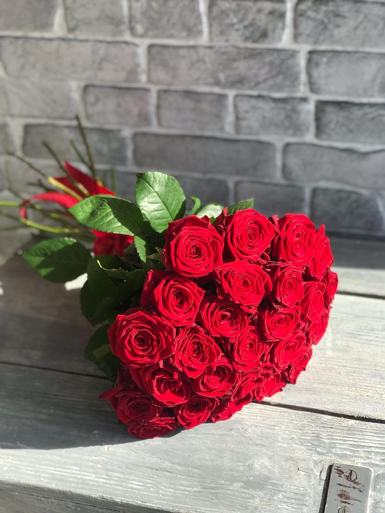 Букет Красные розы Фридом в Елизаветинском