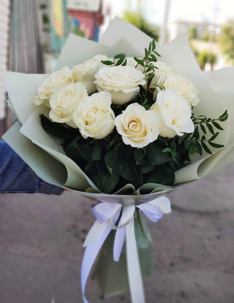 Букет Белые розы Проуд в Елизаветинском