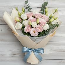 Букет цветов из:  Лизиантусы в Елизаветинском