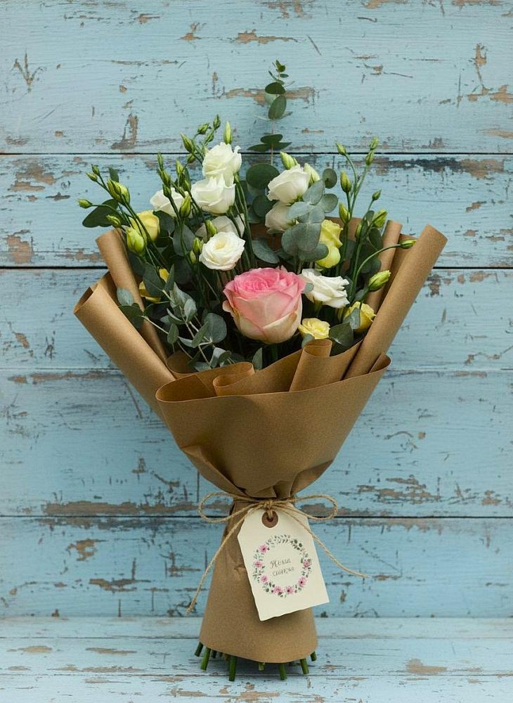 Букет цветов из: Розы и Лизиантусы в Елизаветинском