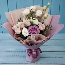 Букет цветов из:  Розы и Лизиантусы в Елизаветинском