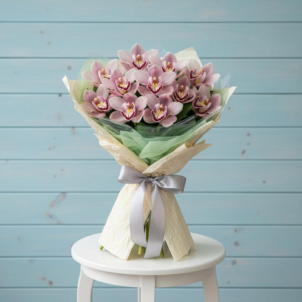 Букет цветов из: Орхидеи и Розы в Елизаветинском