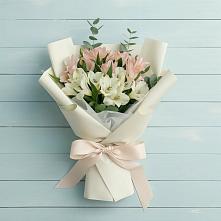 Букет цветов из:  Альстромерии в Елизаветинском