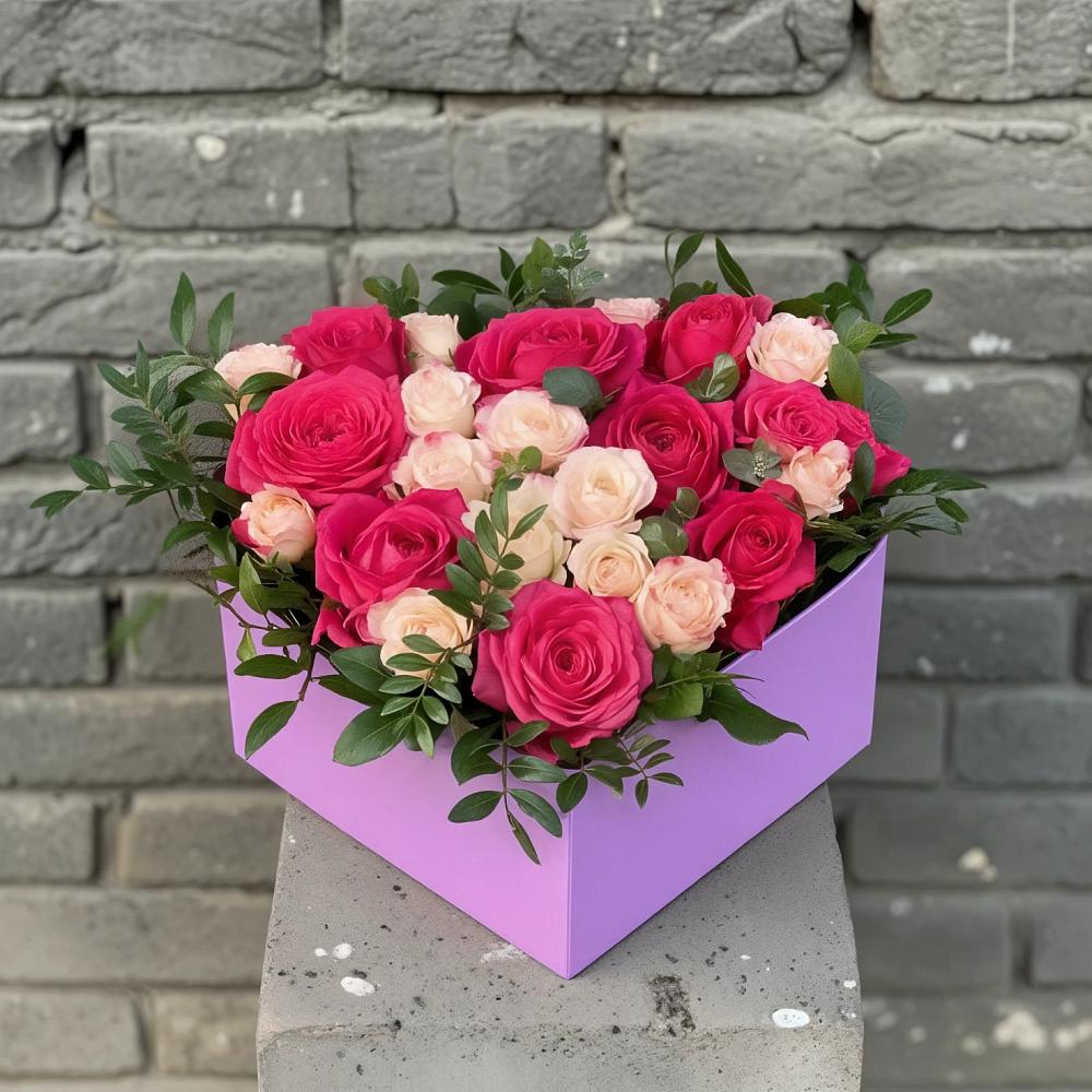 Цветочная композиция из Розы в коробке в Елизаветинском
