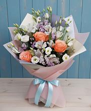 Букет цветов из:  Лизиантусы, Розы, Альстромерии и Гипсофила в Елизаветинском