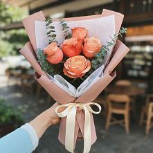 Букет цветов из:  Розы в Елизаветинском