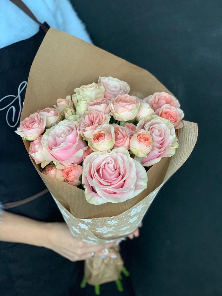 Букет цветов из: Хризантемы и Розы в Елизаветинском