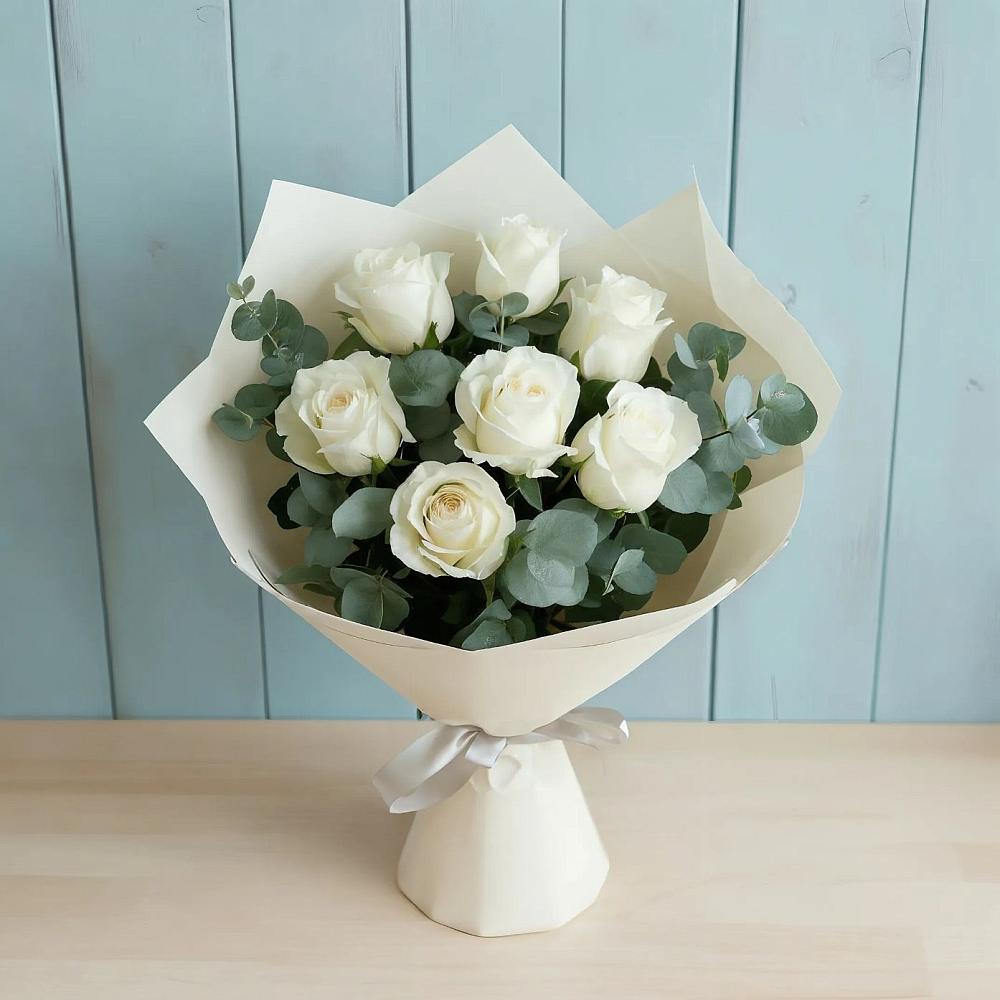 Букет Белые розы в Эвкалипте в Елизаветинском