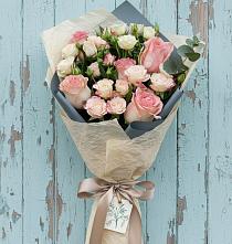 Букет цветов из:  Розы в Елизаветинском