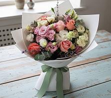 Букет цветов из:  Розы, Лизиантусы и Гвоздики в Елизаветинском