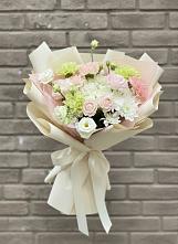 Букет цветов из:  Гвоздики, Розы, Лизиантусы и Хризантемы в Елизаветинском