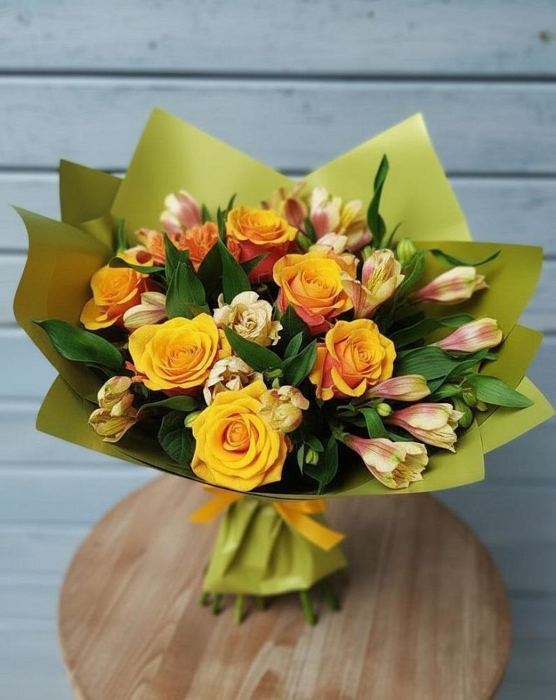 Букет цветов из: Альстромерии и Розы в Елизаветинском