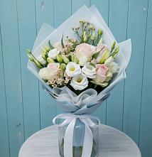 Букет цветов из:  Розы и Лизиантусы в Елизаветинском