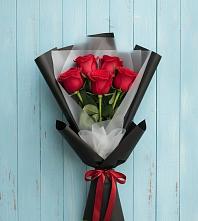 Букет цветов из:  Розы в Елизаветинском