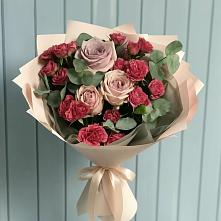 Букет цветов из:  Гвоздики и Розы в Елизаветинском