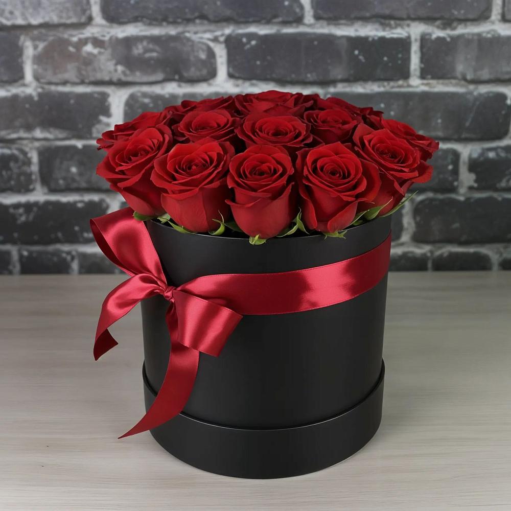 Цветочная композиция из Розы в шляпной коробке в Елизаветинском