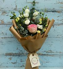 Букет цветов из:  Розы и Лизиантусы в Елизаветинском