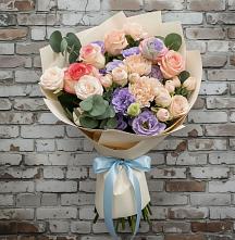 Букет цветов из:  Розы, Лизиантусы и Гвоздики #REPLACE_PRED# Елизаветинском
