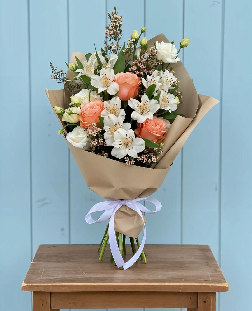 Букет цветов из: Альстромерии, Лизиантусы, Розы и Хризантемы в Елизаветинском