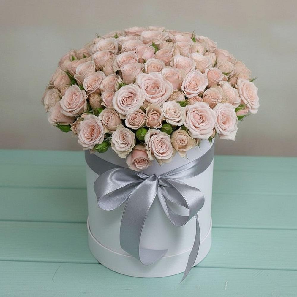 Цветочная композиция из Розы в шляпной коробке в Елизаветинском